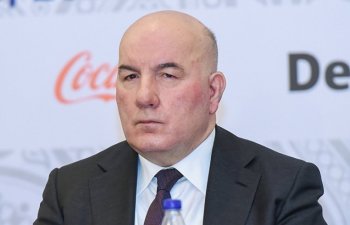 Elman Rüstəmov: “Biznes kreditlərində əhəmiyyətli artım görmürük”