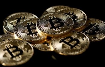 Bitcoin 10 ilə 9.000.000% dəyər qazanıb