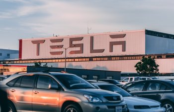 Tesla dünyanın ən bahalı avtomobil istehsalçısı oldu: bazar dəyəri nə qədərdir?