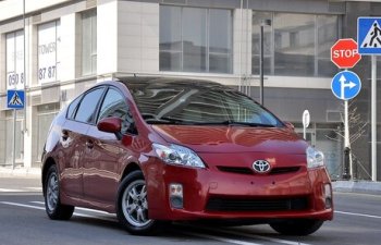 Toyota Prius-un salon və maşın bazarında olan QİYMƏTLƏRİ