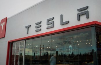 Tesla avtopilotla bağlı yeni funksiya üzərində çalışır