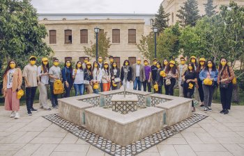 Yelo Bank “Walk and Talk” mentorluq layihəsini həyata keçirdi