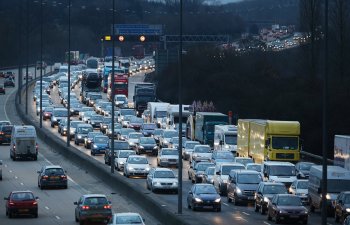 Avropada avtomobil trafiki pandemiyadan əvvəlki səviyyəyə qayıdıb