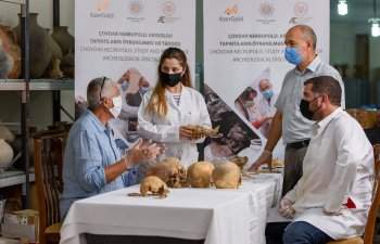 Çovdar nekropolunda aşkar olunmuş tapıntılar nüfuzlu xarici laboratoriyalarda analiz olunur