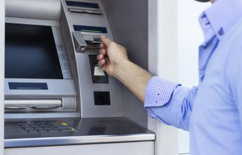 Bankomatların və POS-terminalların sayı artıb