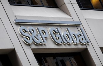 S&P Rusiya şirkətlərinin reytinqlərini ləğv edir