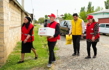 Yelo Bank bayram ərəfəsində şəhid ailələrini ziyarət etdi