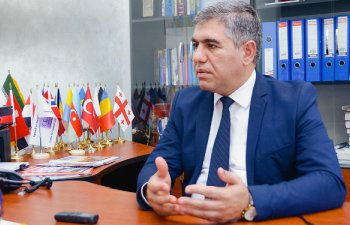 Vüqar Bayramov: Müharibə uzandıqca avronun ucuzlaşması davam edəcək