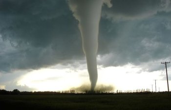 Nazirlik rəsmisi: Azərbaycanda tornadolar tez-tez müşahidə edilə bilər