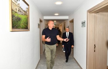 Prezident və Mehriban Əliyeva Şuşa otel və konfrans mərkəzində aparılan tikinti işləri ilə tanış olublar