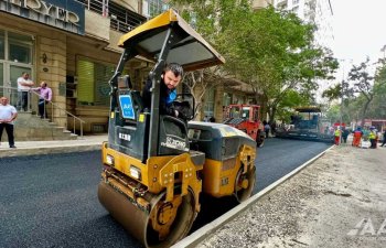 Bakının Tələt Şıxəliyev küçəsi təmir olunur