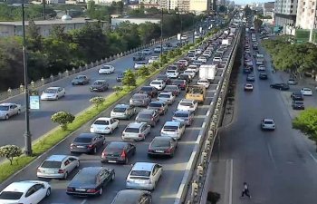 Deputat Bakıda tıxacların aradan qaldırılmasının yollarını göstərib