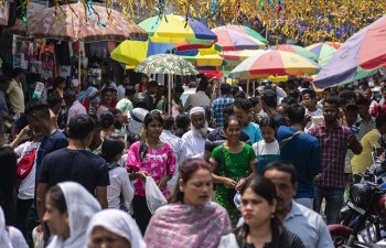 Hindistan əhalisinin bu il 1,4 milyardı keçən artımı 2064-cü ilə qədər davam edəcək