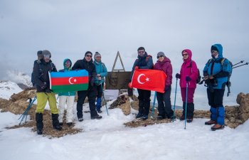 “Azərlotereya”nın bir qrup əməkdaşı “Heydər Zirvəsi”nə yürüş edib -FOTO - VİDEO