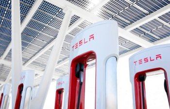 Daha bir avtomobil istehsalçısı Tesla şarj standartından istifadə edəcək