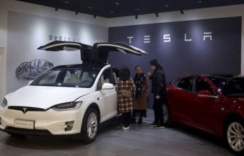 Elektrikli avtomobil yarışmasında Tesla yeni endirimlər edib