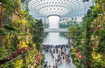 Sinqapurun Changi hava limanı Terminal 2-ni yenidən açıb!