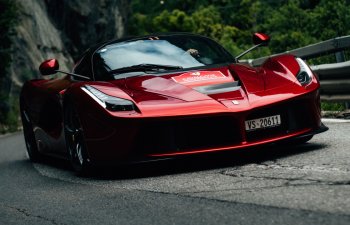 Elektrikli Ferrari yoxsa benzinli Lamborghinis?