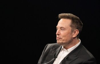 Uzun müddət Tesla sahibi Beyli Gifford Muskın 56 milyard dollar ödəməsini dəstəkləyir