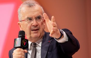 Villeroy deyir ki, ECB qətiyyətli ixtisarlardan sonra nə tələsməli, nə də tərəddüd etməməlidir