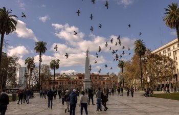 Argentina iqtisadiyyatı, kəsilmələrə baxmayaraq, Miley rəhbərliyi altında ən yaxşı aydır