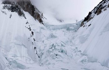 Rusiyalı alpinist Sergey Nilovun axtarışları dayandırılıb