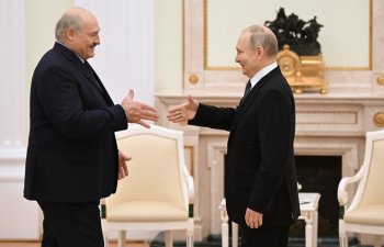 Putin Lukaşenkonu orden ilə təltif edib