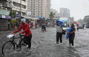 Kəraçi şəhərində siklon təhlükəsi səbəbindən məktəblər bağlanıb -
Pakistan